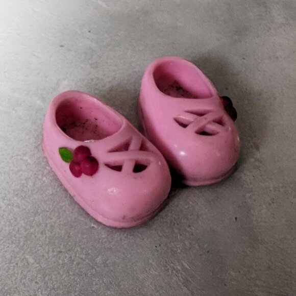 Lot of Strawberry Shortcake Shoes - Picture 3 of 4